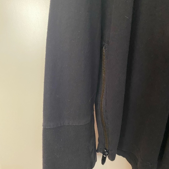 Legacy Edition, L,Men’s black,100% cotton,unique side bottom zippers w/thumbhole - Picture 3 of 7